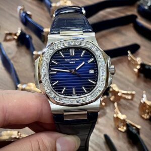 Patek Philippe Nautilus Men's Swiss Watch Blue 40mm