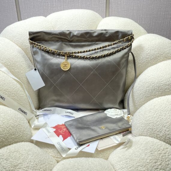 Chanel 22 Medium Handbag