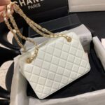 Chanel AS1516 Shoulder Bags White