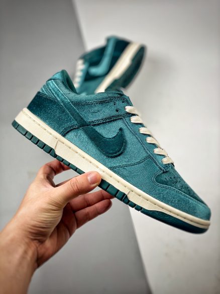 Dunk Low "green Velvet" Dark Teal/white Dz5224-300 Men And Women Size From US 5.5 To US 11